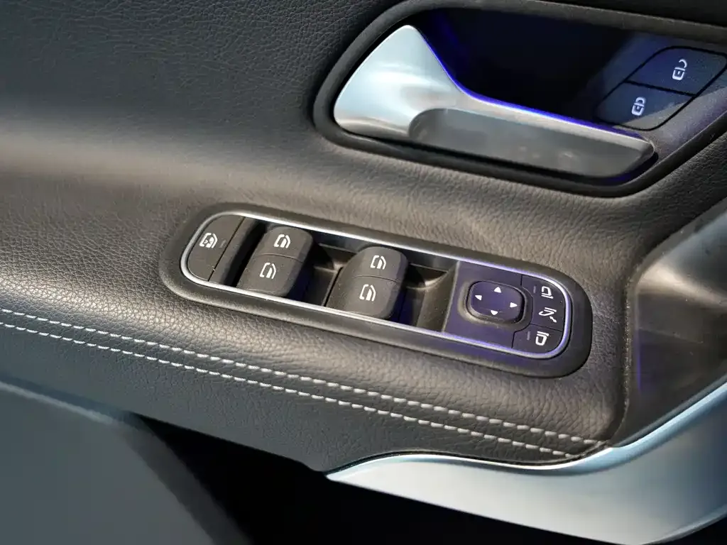 Mercedes-Benz A-Class — фото 10
