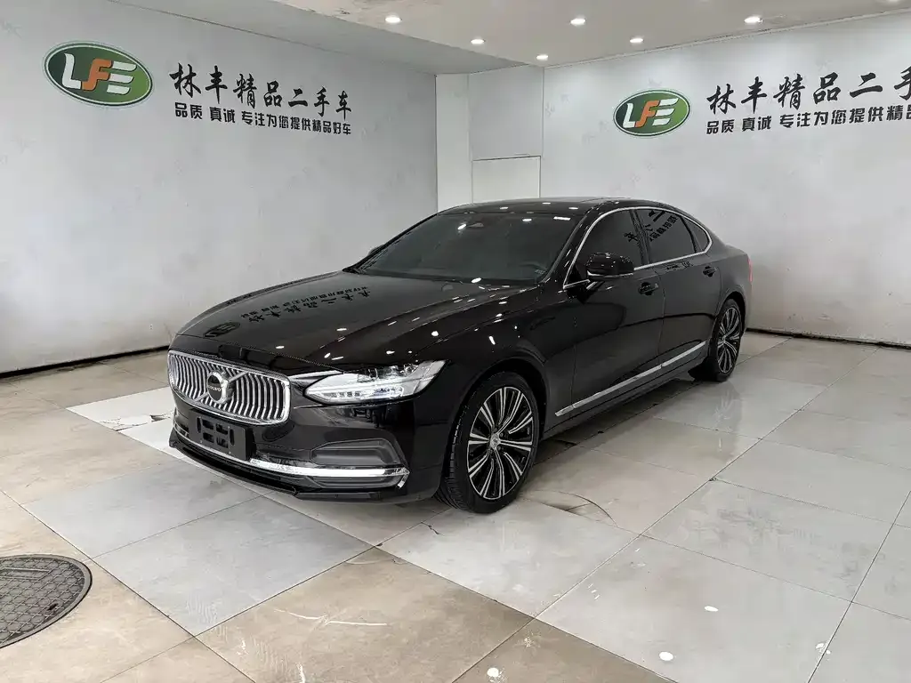Volvo S90 2024 из CN, фото 1
