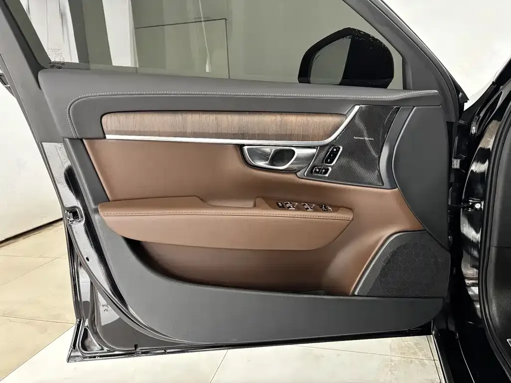Volvo S90 2024 из CN, фото 7