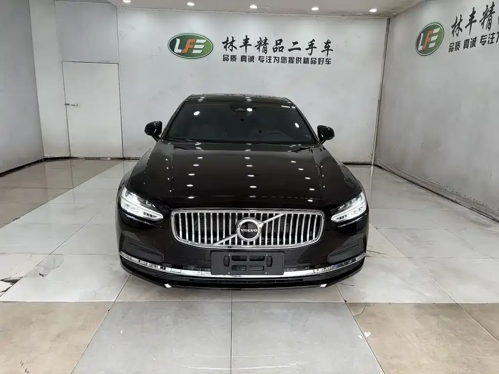 Volvo S90 2024 из CN, фото 9