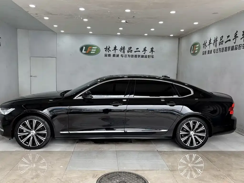 Volvo S90 2024 из CN, фото 5