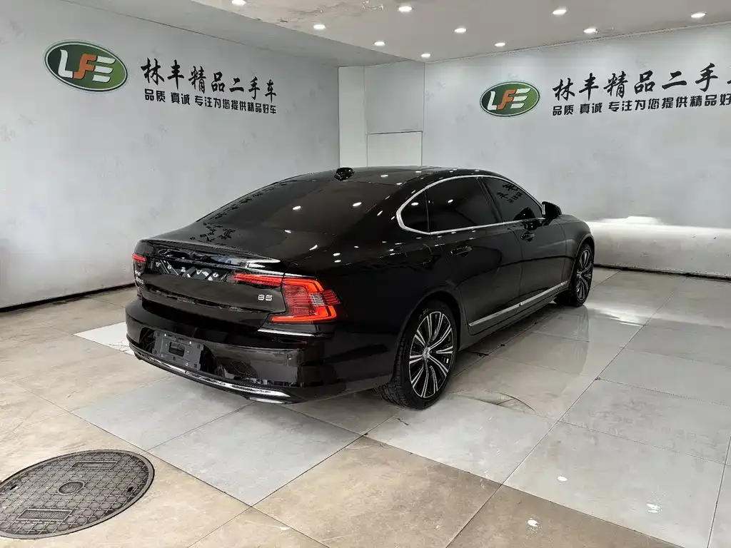Volvo S90 2024 из CN, фото 8