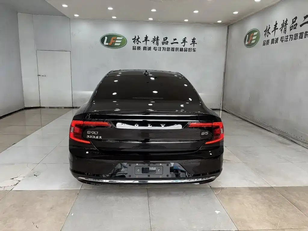 Volvo S90 2024 из CN, фото 2