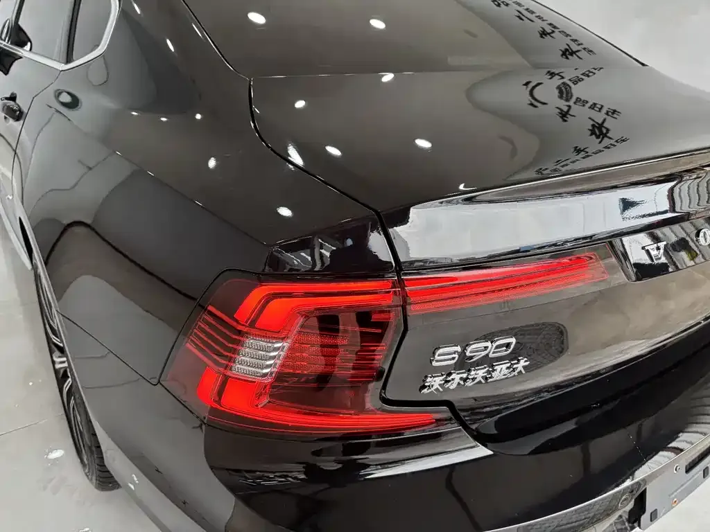 Volvo S90 2024 из CN, фото 10