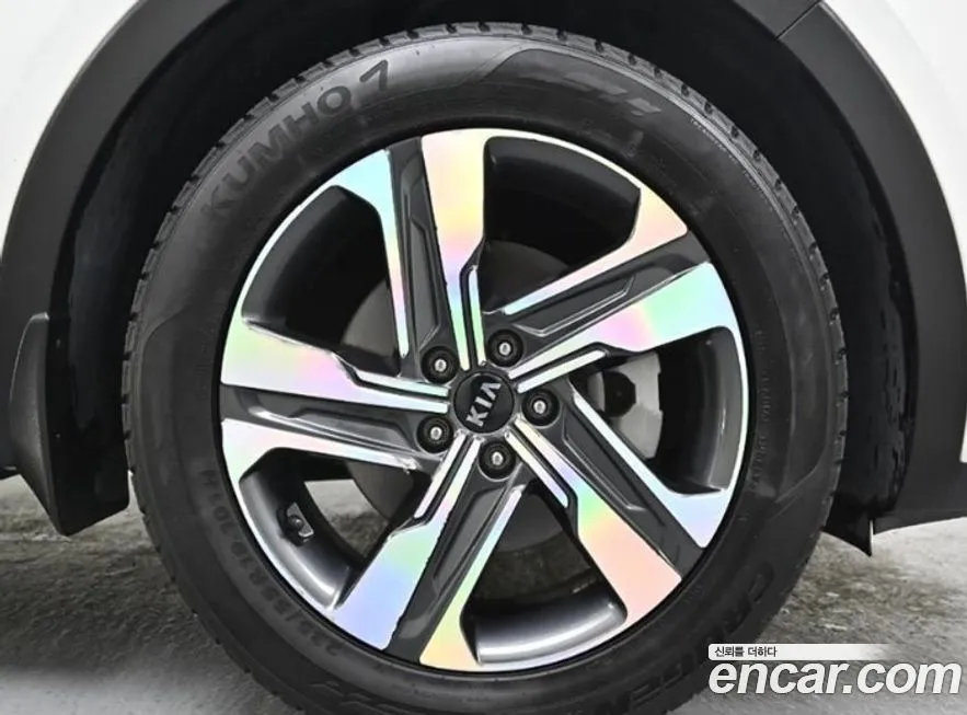 Kia Sorento — фото 6