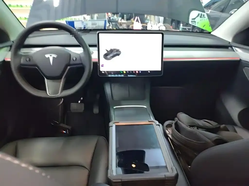 Tesla Model Y — фото 3