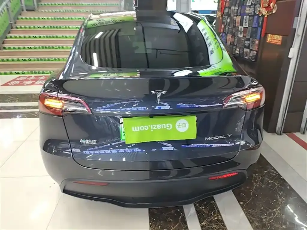 Tesla Model Y — фото 5