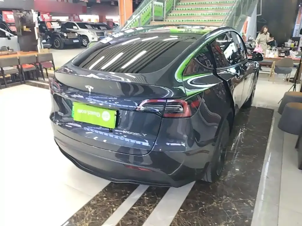 Tesla Model Y — фото 6