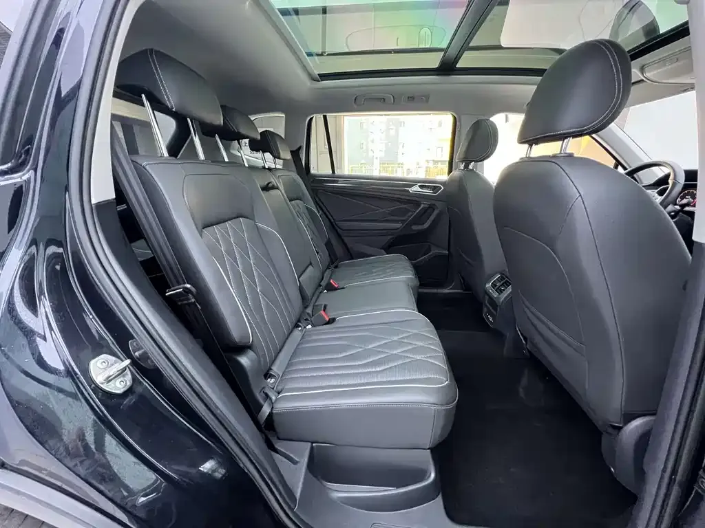 Volkswagen Tiguan L 2023 из CN, фото 10