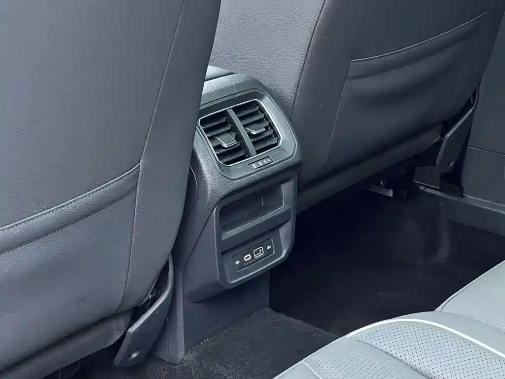 Volkswagen Tiguan L 2023 из CN, фото 4