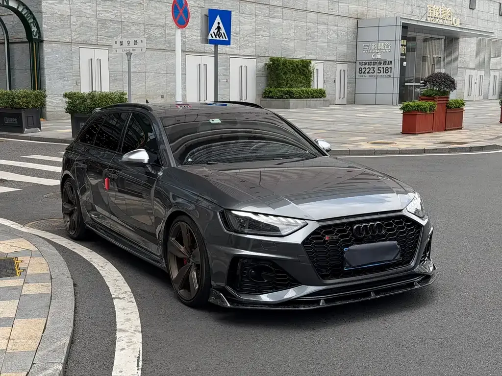 Audi RS 4 — фото 8