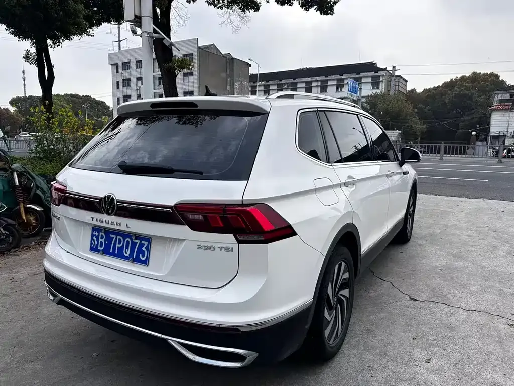Volkswagen Tiguan L — фото 9