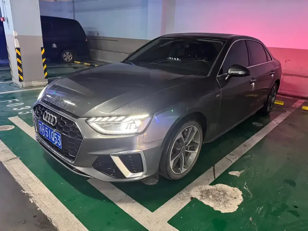 Audi A4L 2023 из CN, фото 1