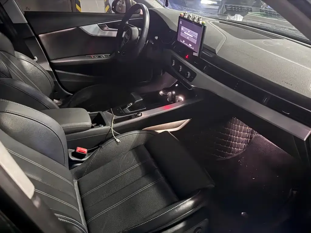 Audi A4L 2023 из CN, фото 6