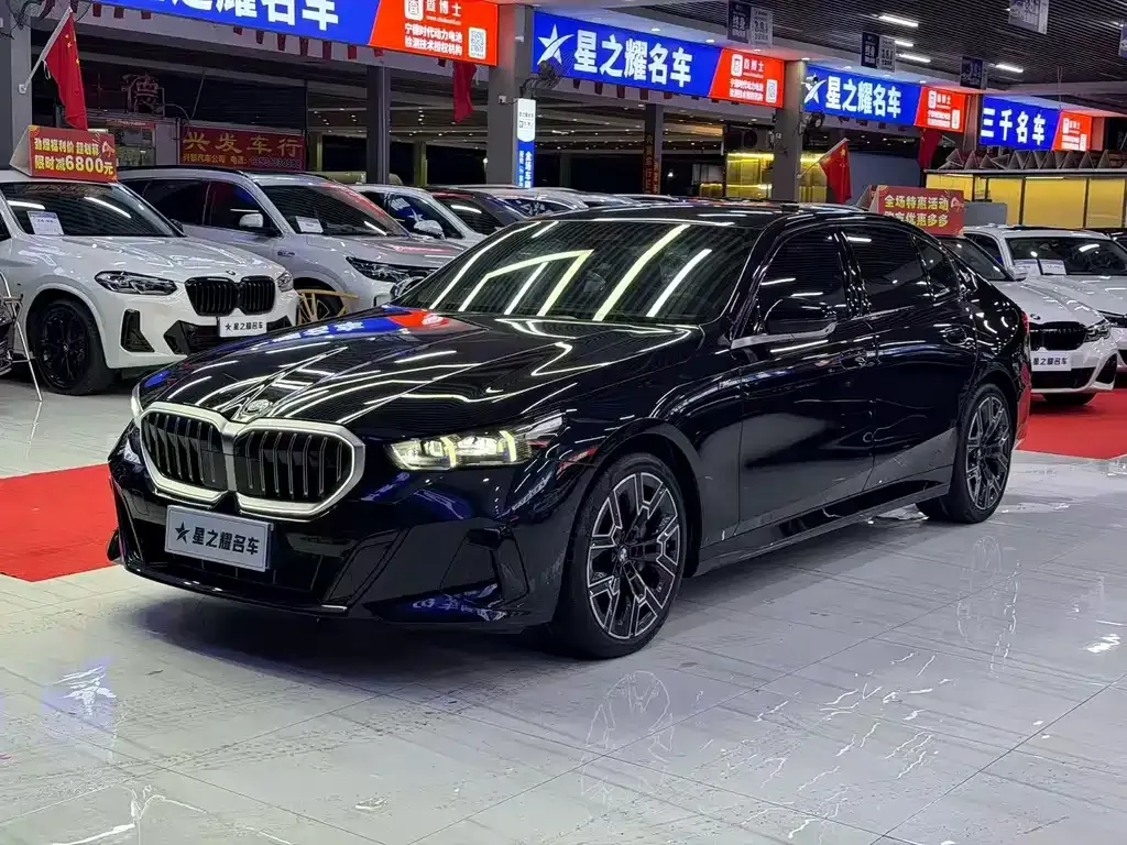 BMW 5 Series — фото 1