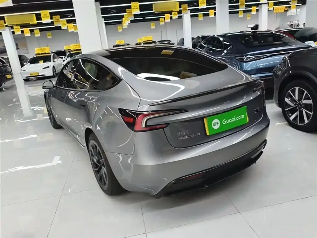 Tesla Model 3 — фото 10