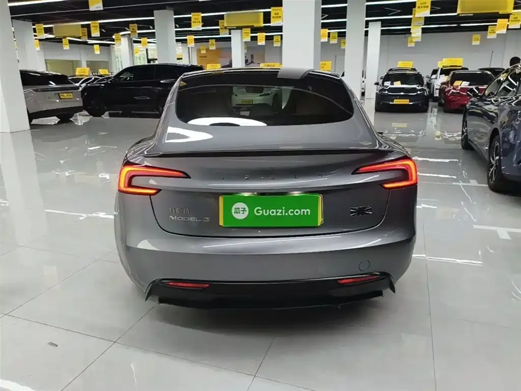 Tesla Model 3 — фото 3