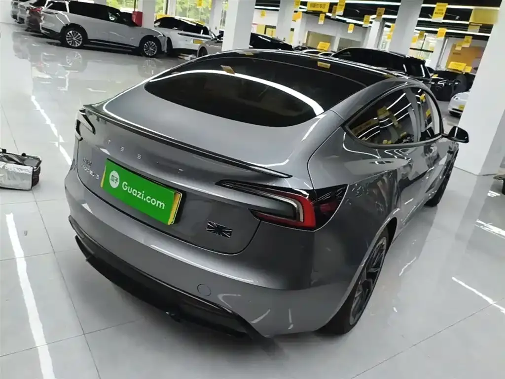 Tesla Model 3 — фото 6