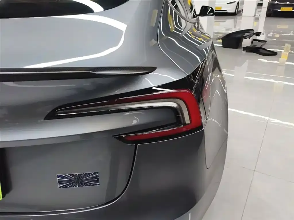 Tesla Model 3 — фото 5