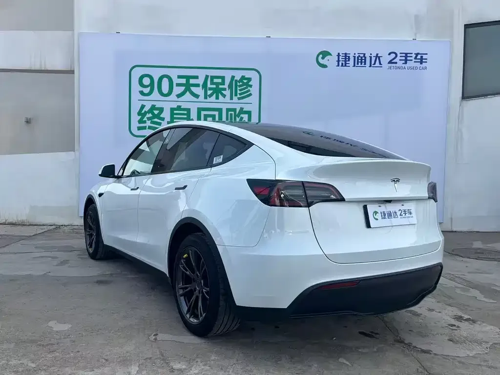 Tesla Model Y — фото 9