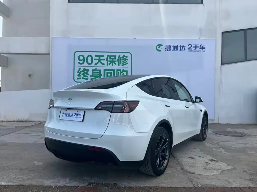 Tesla Model Y — фото 3