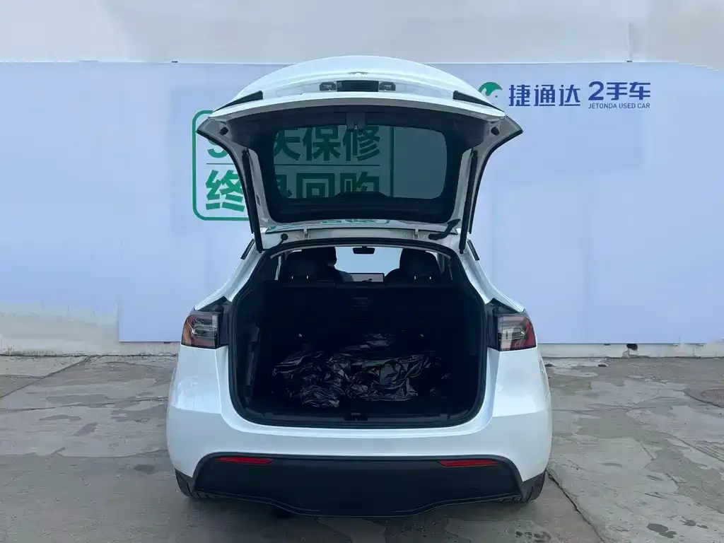Tesla Model Y — фото 5