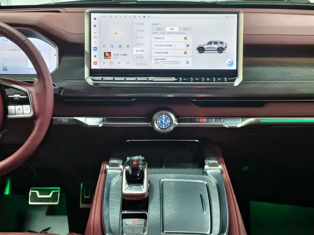 Tank 700 New Energy — фото 10
