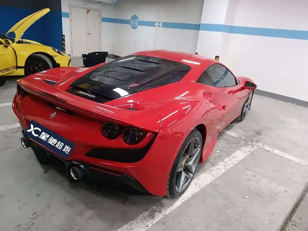 Ferrari F8 — фото 6
