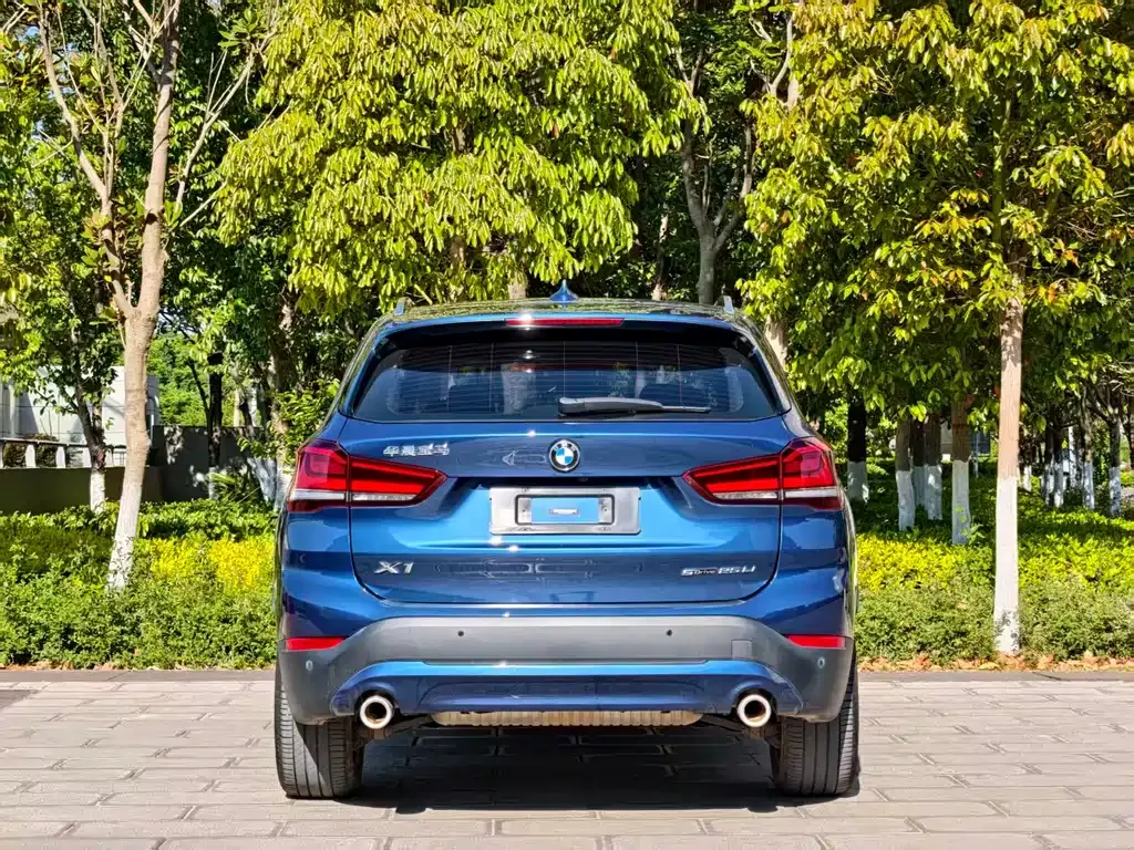 BMW X1 — фото 8