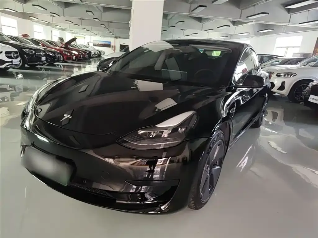 Tesla Model 3 — фото 1
