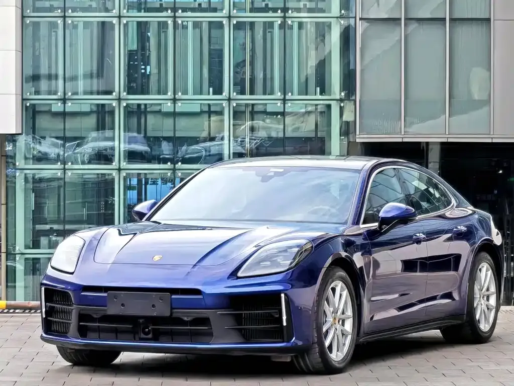 Porsche Panamera — фото 1