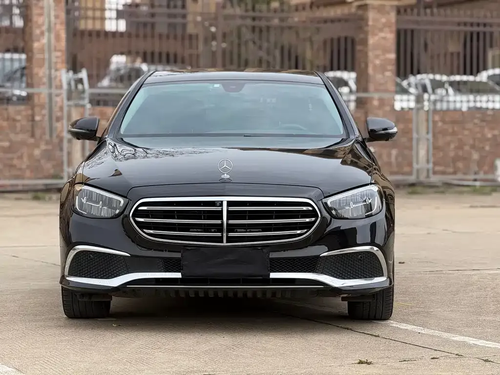 Mercedes-Benz E-Class — фото 10