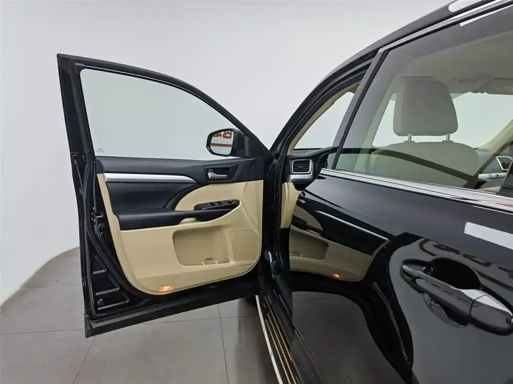 Toyota Highlander 2022 из CN, фото 2