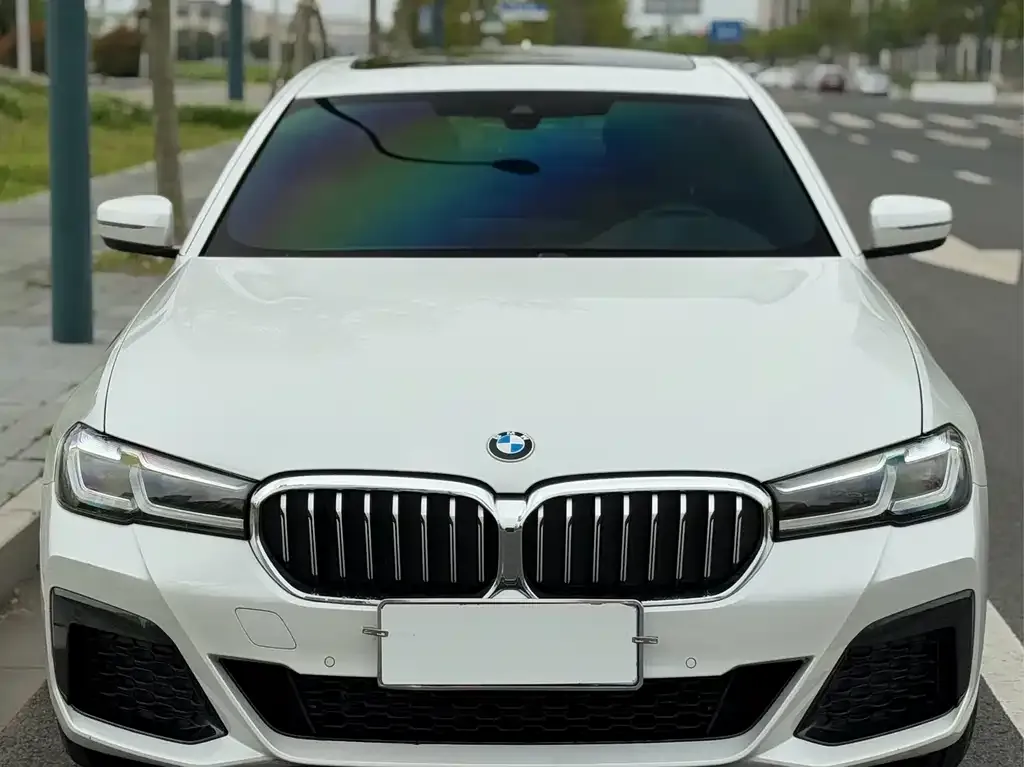 BMW 5 Series — фото 5