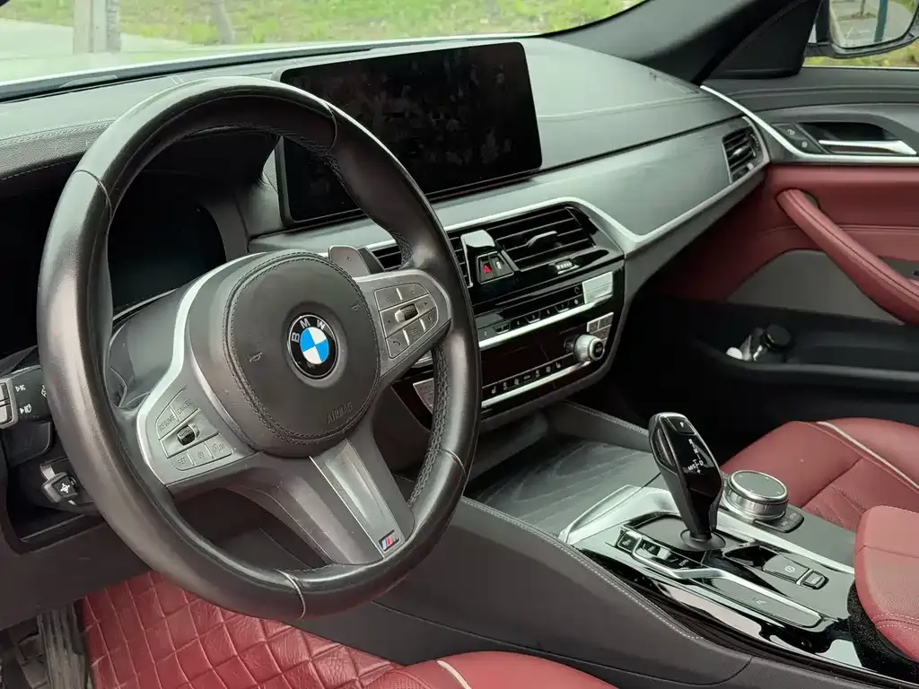 BMW 5 Series — фото 9