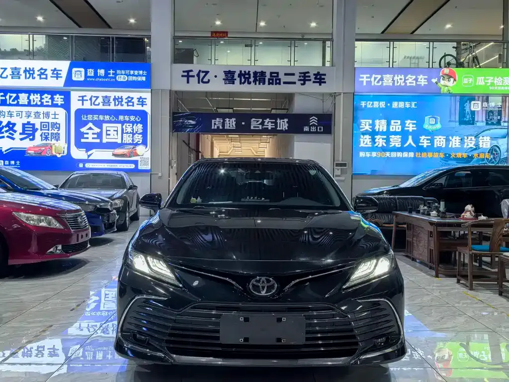 Toyota Camry — фото 8