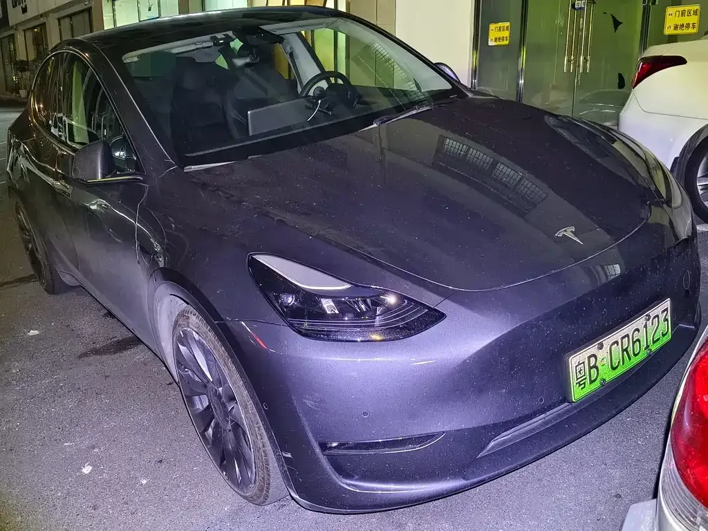 Tesla Model Y — фото 7