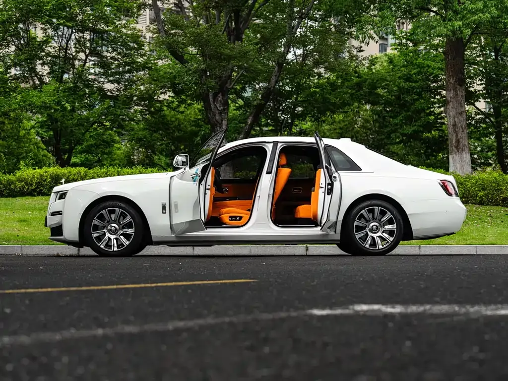 Rolls-Royce Ghost — фото 9