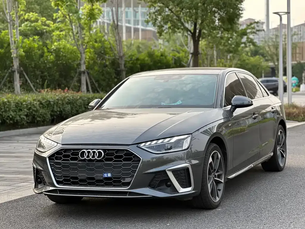 Audi A4L 2023 из CN, фото 1
