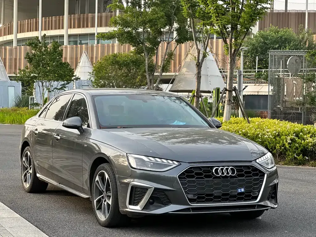 Audi A4L 2023 из CN, фото 8