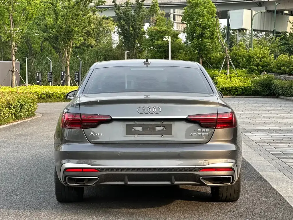 Audi A4L 2023 из CN, фото 9