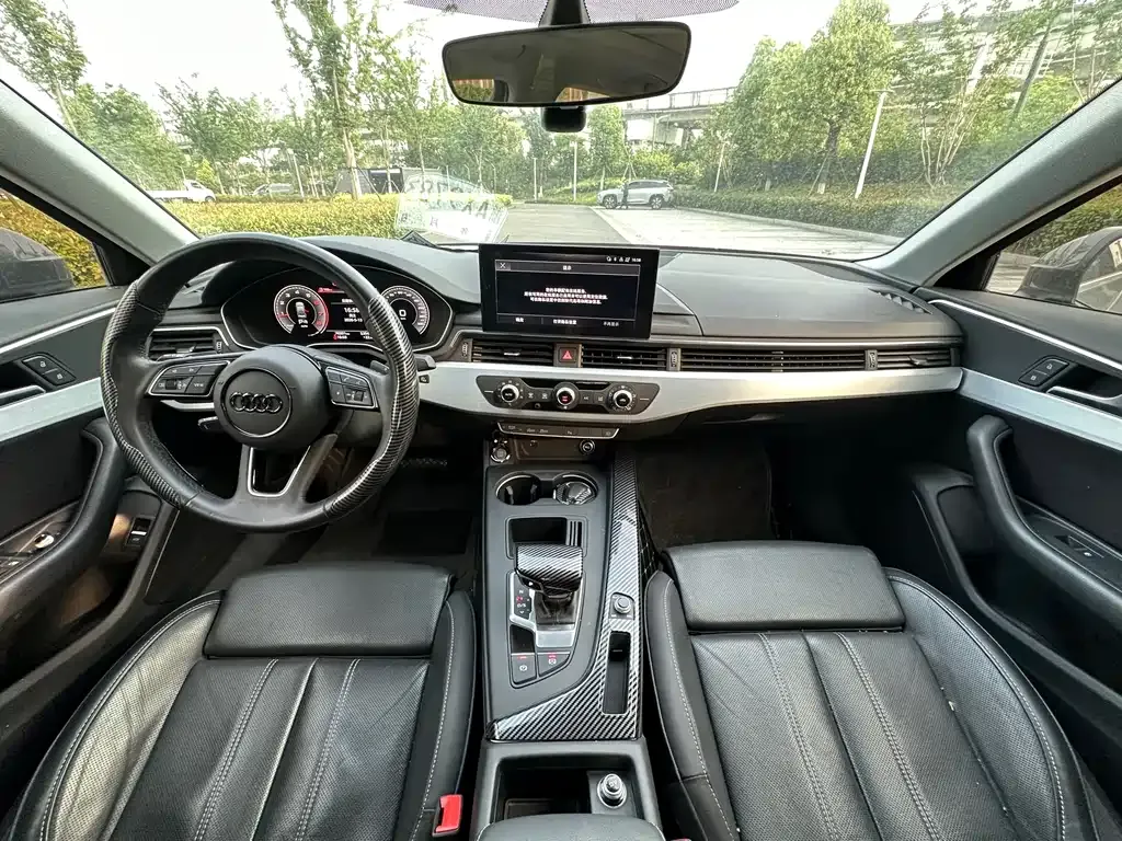 Audi A4L 2023 из CN, фото 2