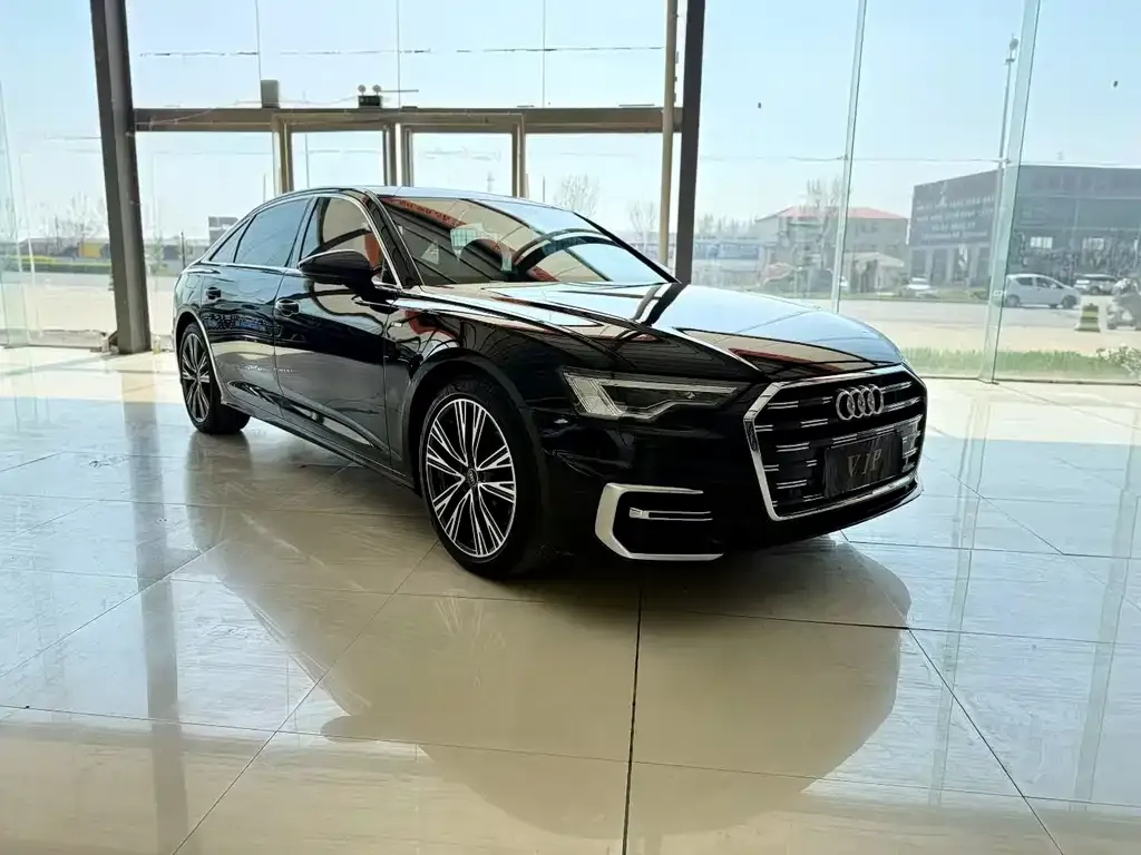 Audi A6L — фото 1