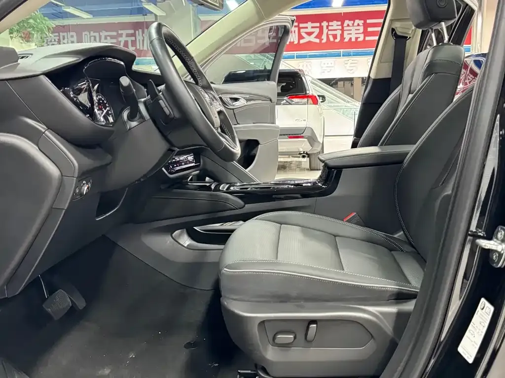 Buick Envision Plus — фото 3