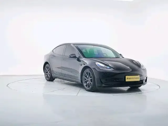 Tesla Model 3 — фото 9