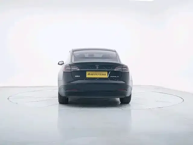 Tesla Model 3 — фото 4