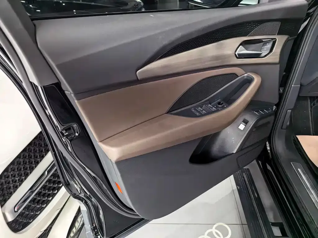 Audi Q6 2024 из CN, фото 5
