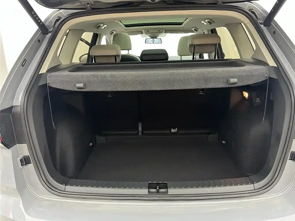 Volkswagen Tharu — фото 4
