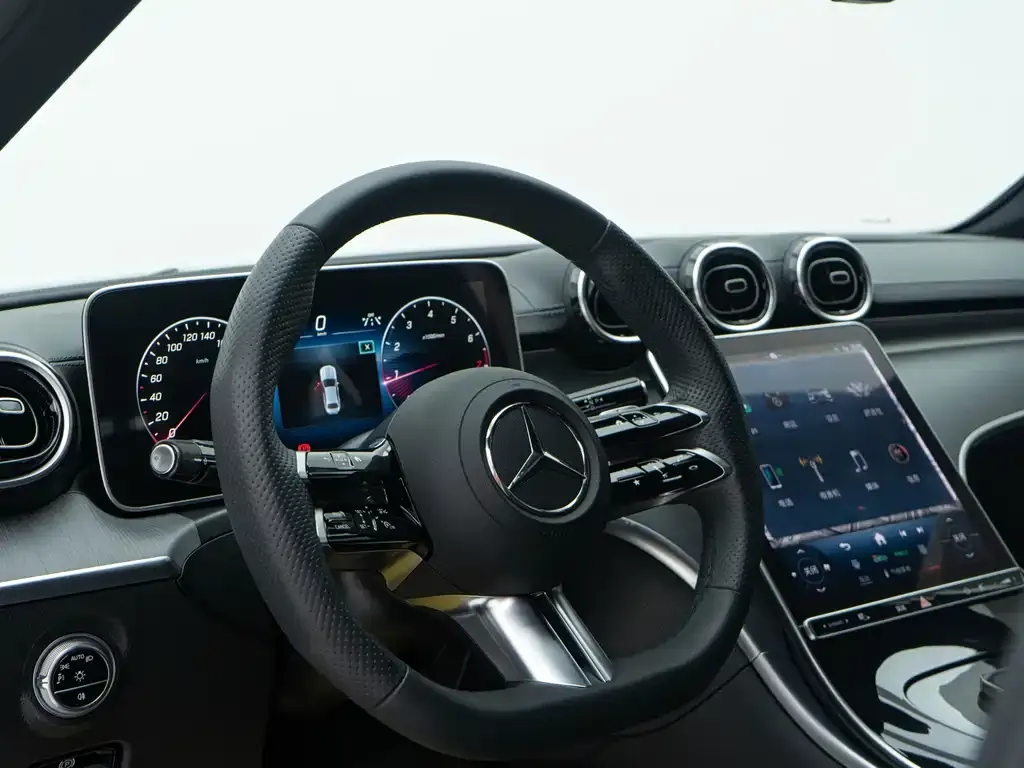 Mercedes-Benz C-Class — фото 10