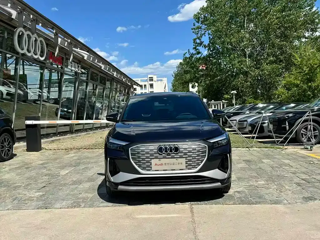 Audi Q4 e-tron — фото 7